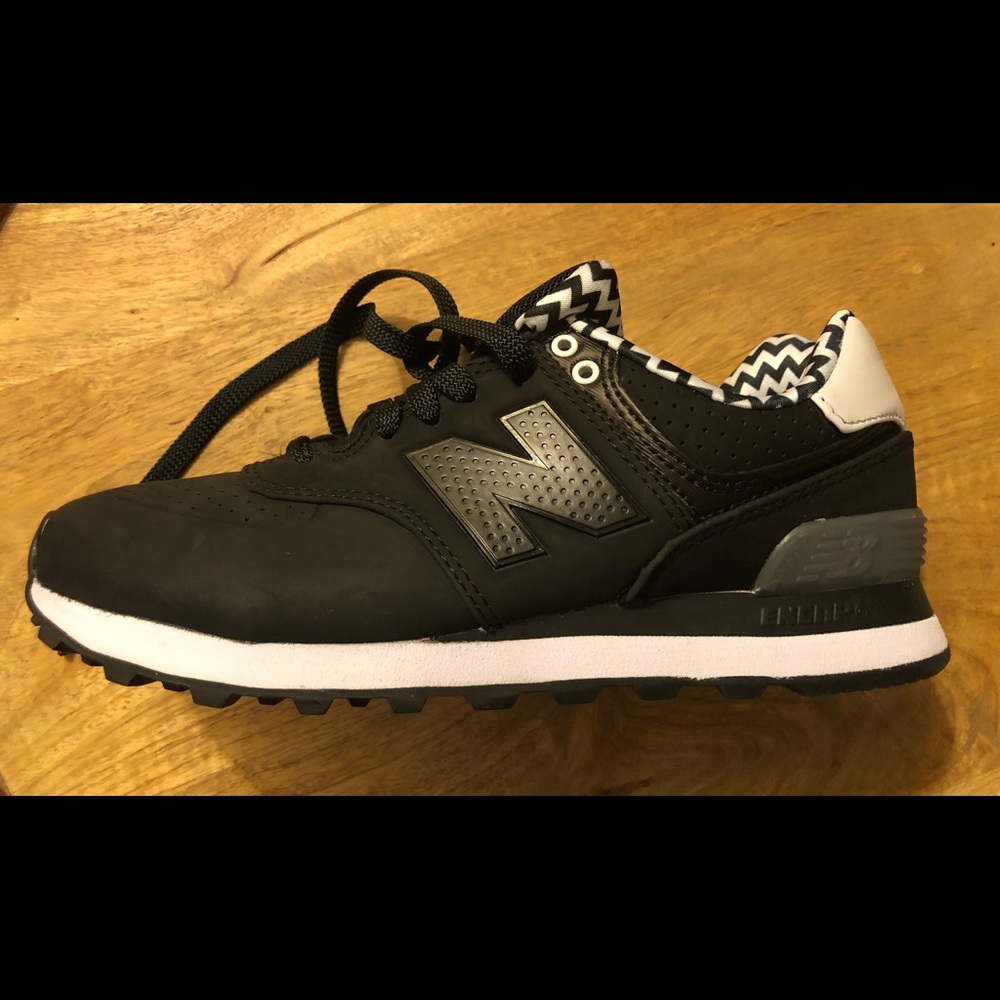 BRAND NEW NEW BALANCE sneakers